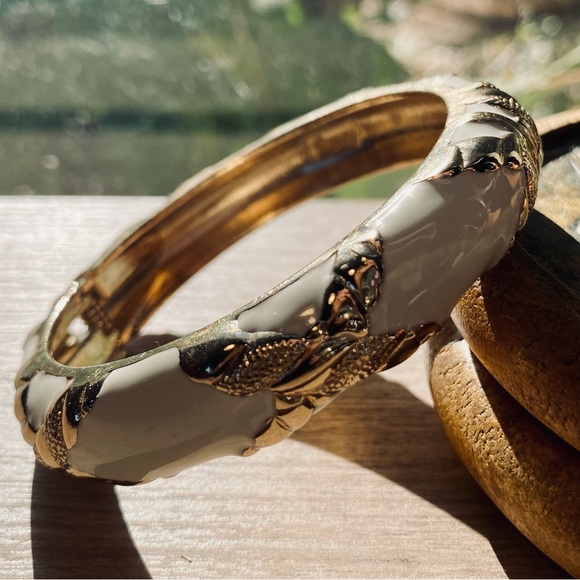 Sequin Gold Rope and White Enamel Spring Clasp Bangle - Picture 4 of 8